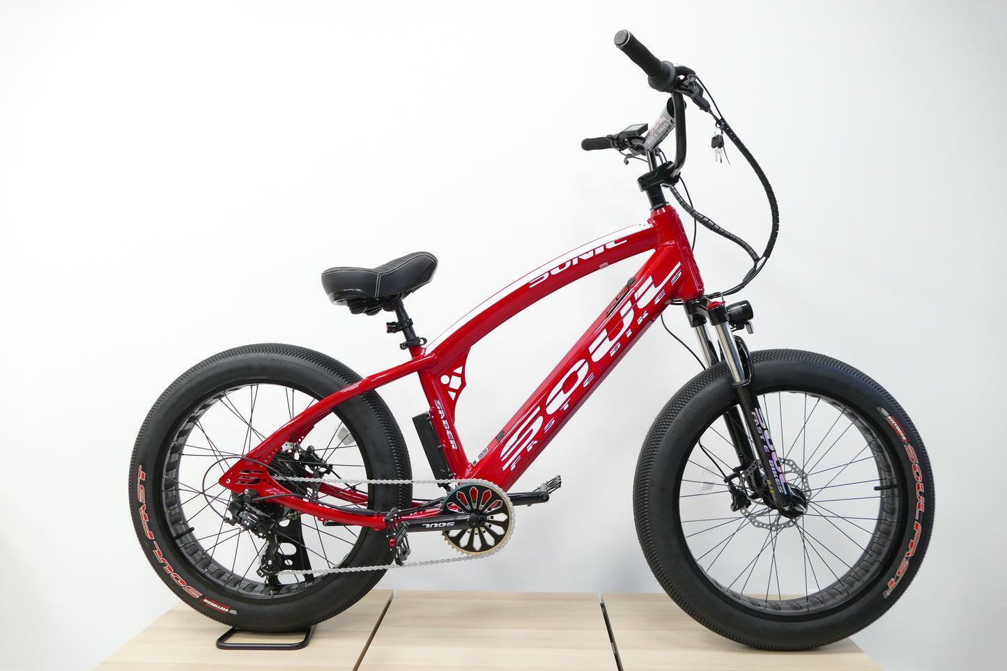 SABER Pro 24'- Man - Red & White