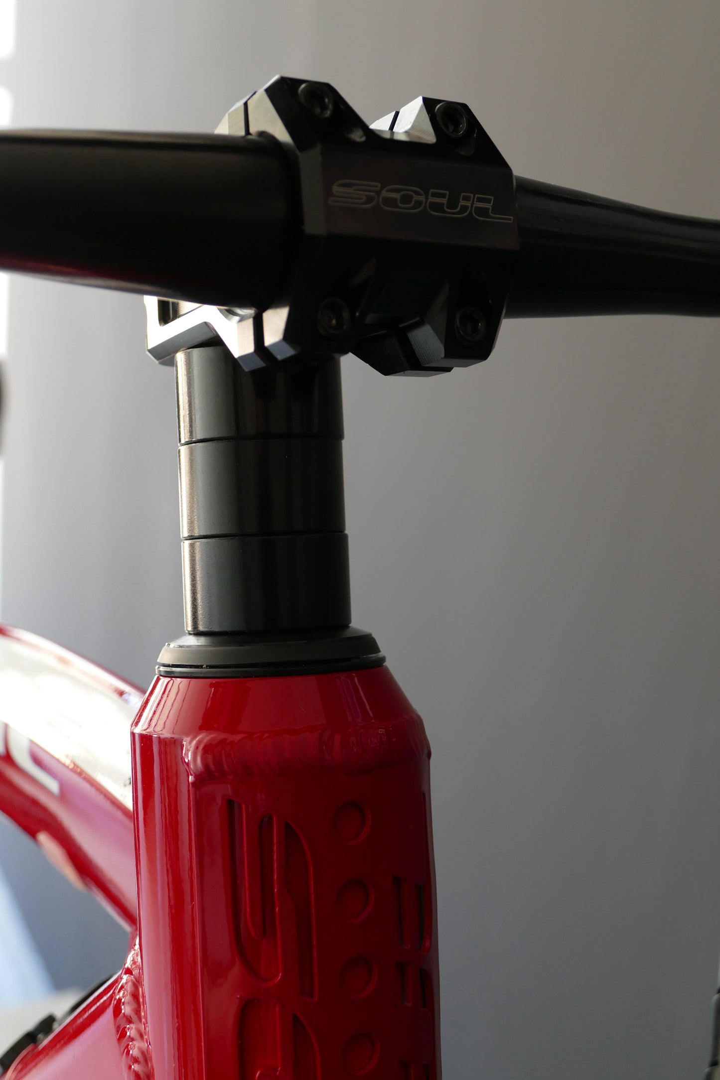 SABER Pro 26'- Man - Red & White