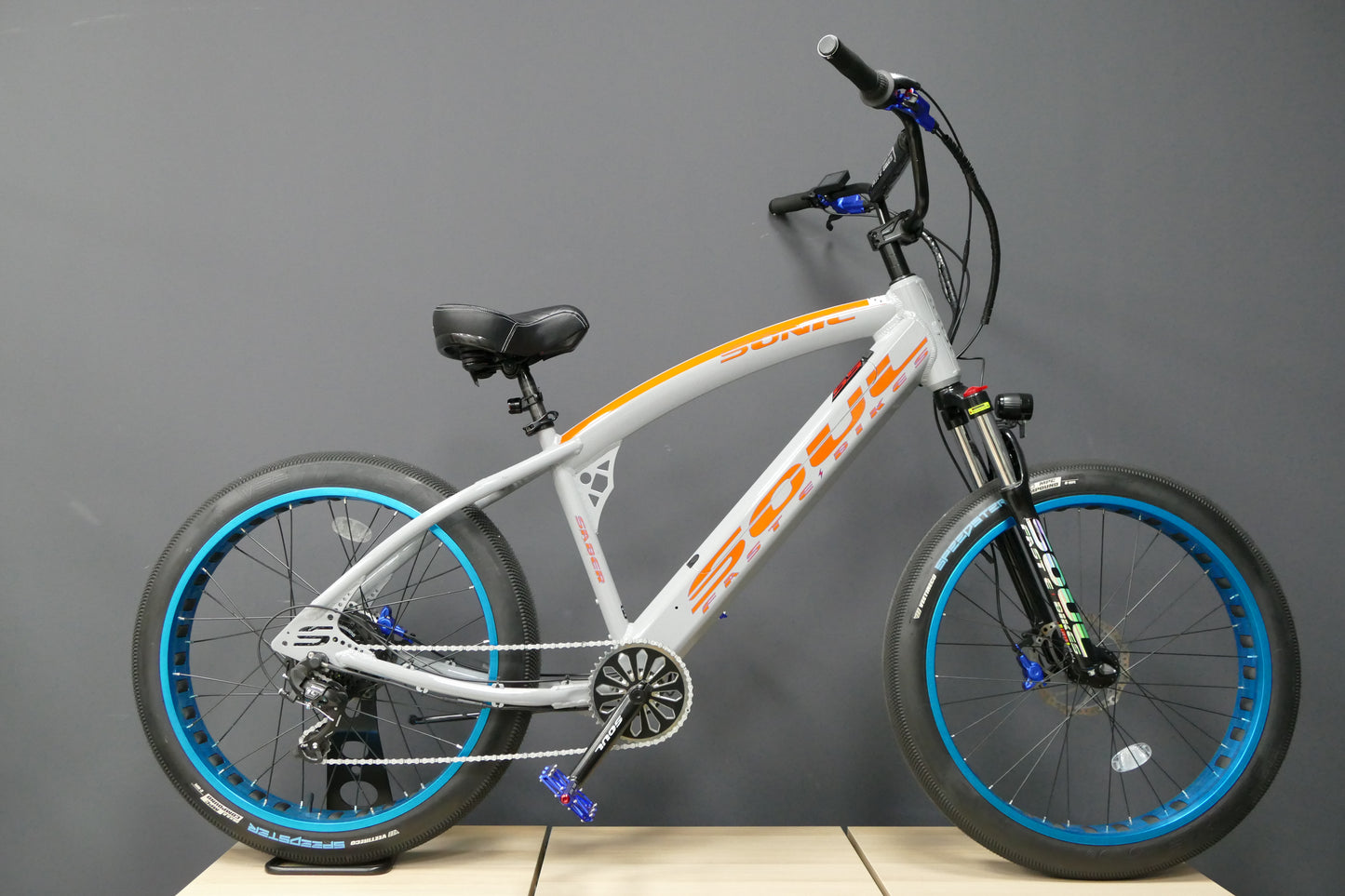 SABER Pro 26'- Man - Grey & Orange