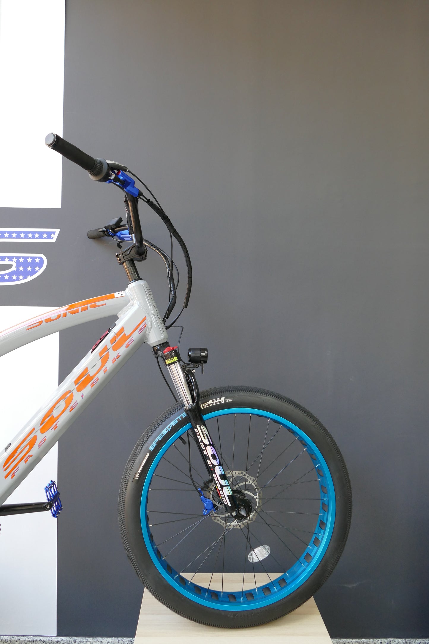 SABER Pro 26'- Man - Grey & Orange