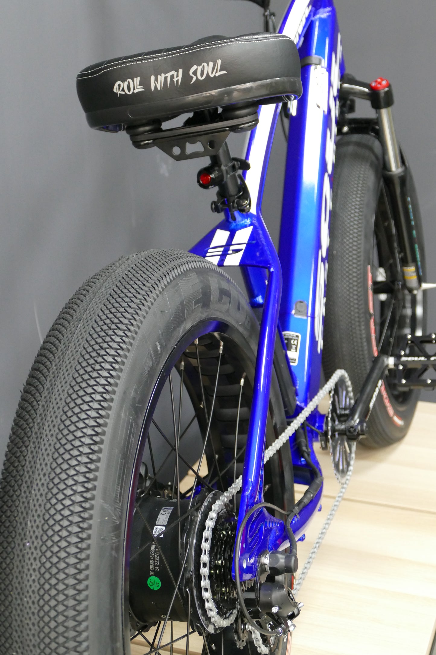 SABER Pro 24'- Man - Blue & White