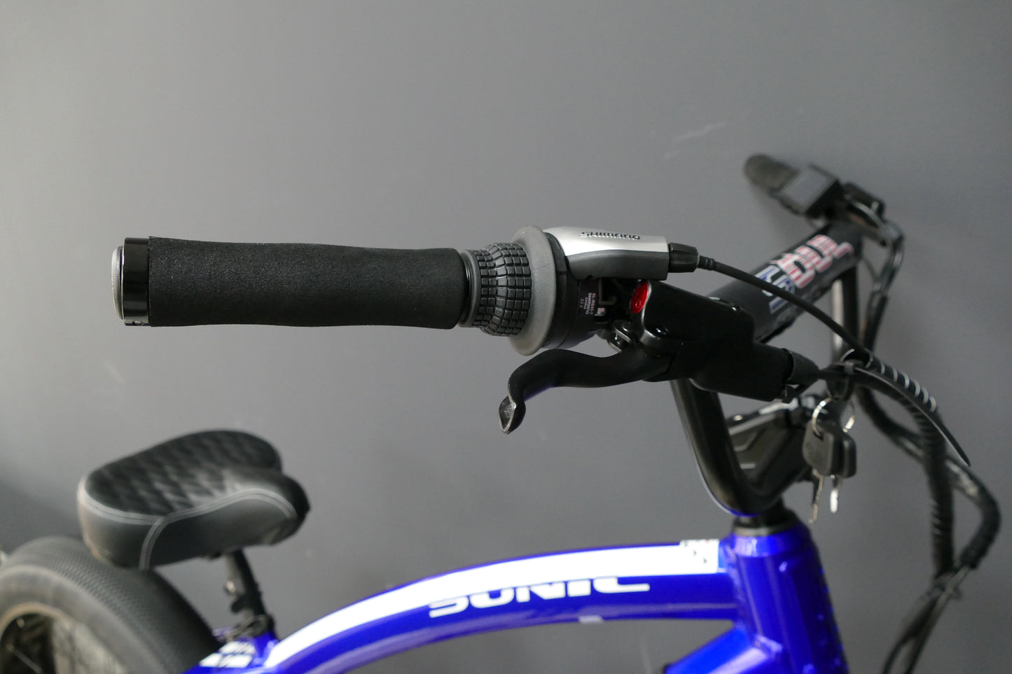 SABER Pro 24'- Man - Blue & White