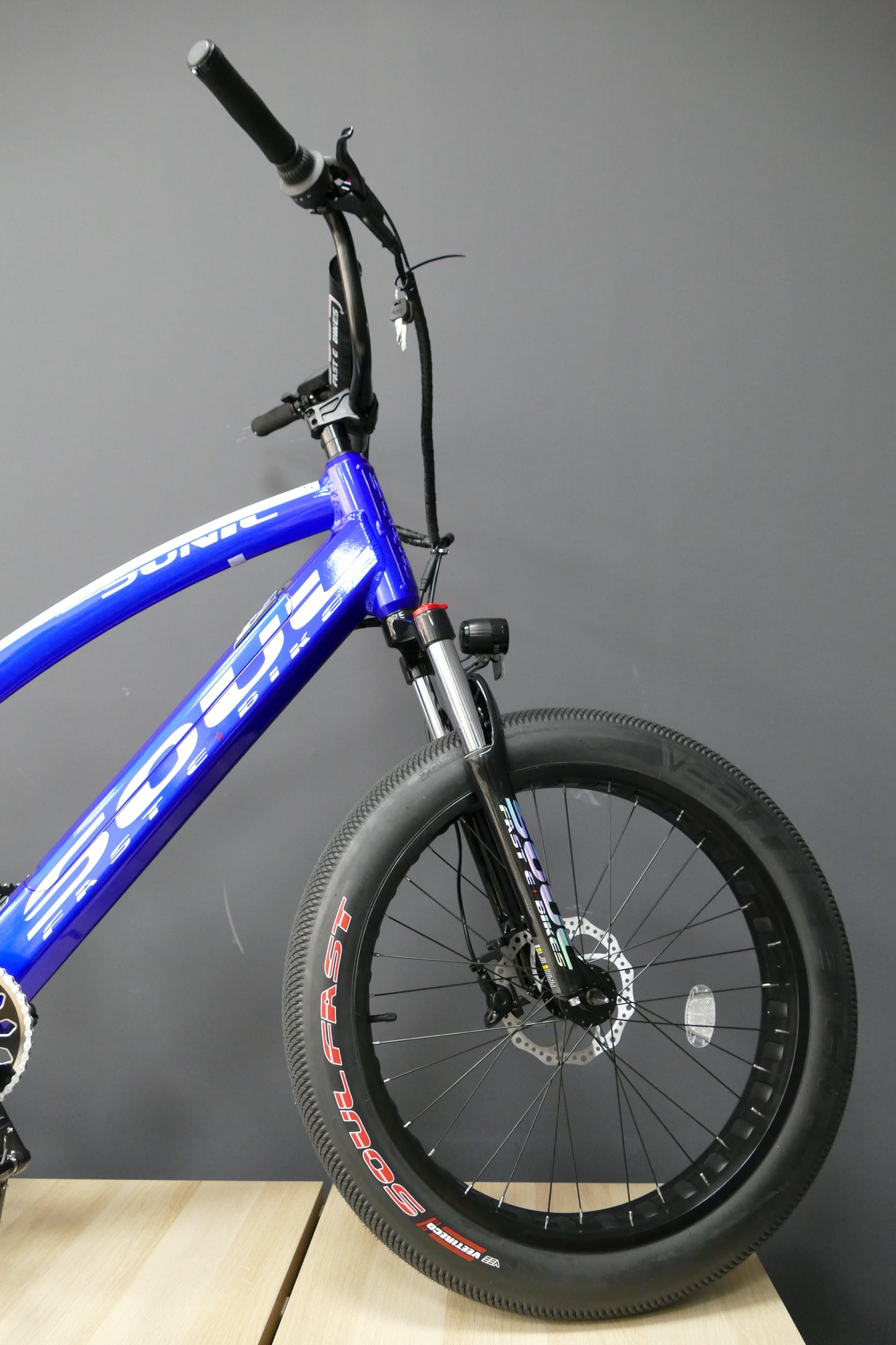 SABER Pro 24'- Man - Blue & White