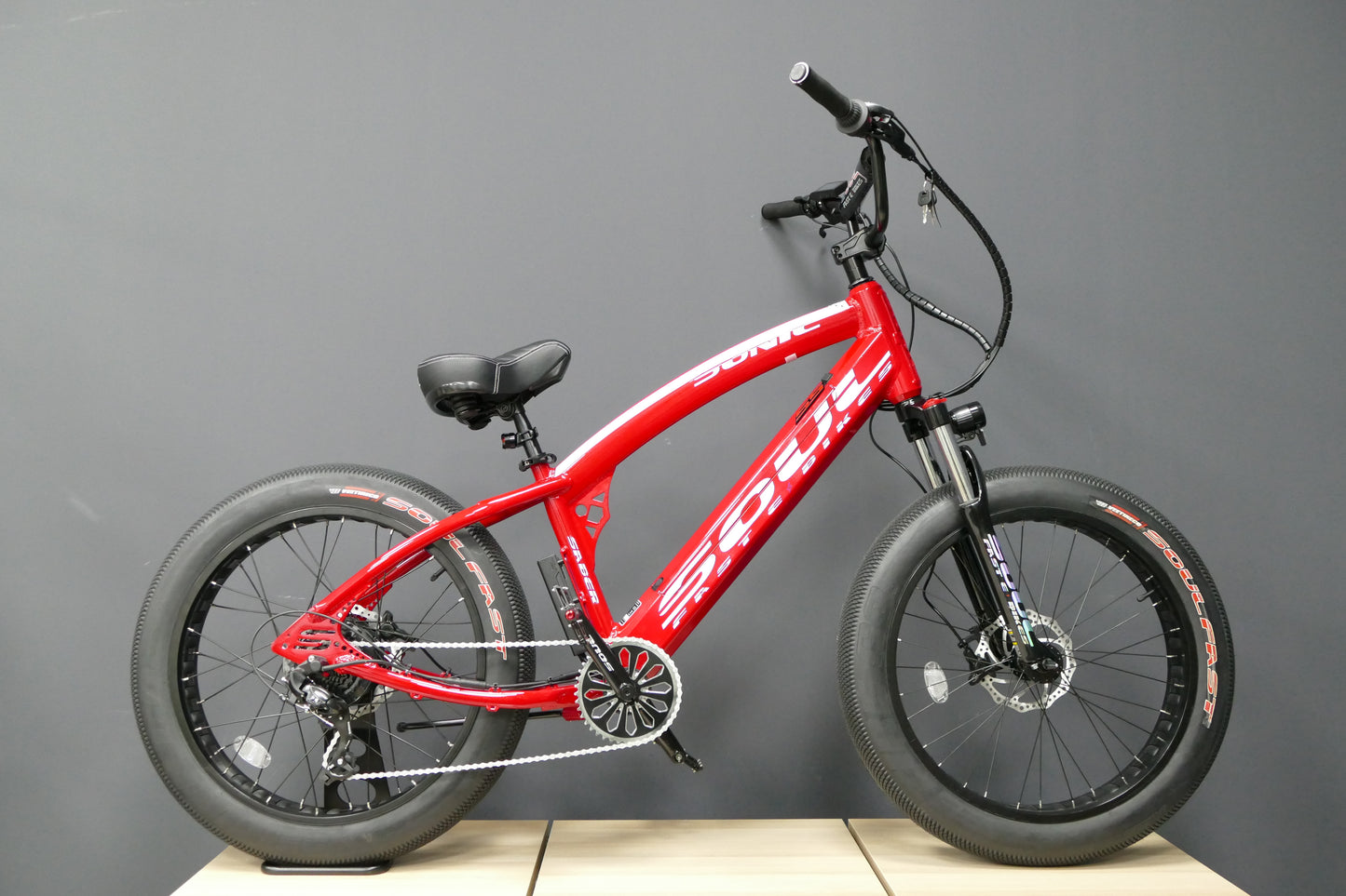 SABER Pro 24'- Man - Red & White