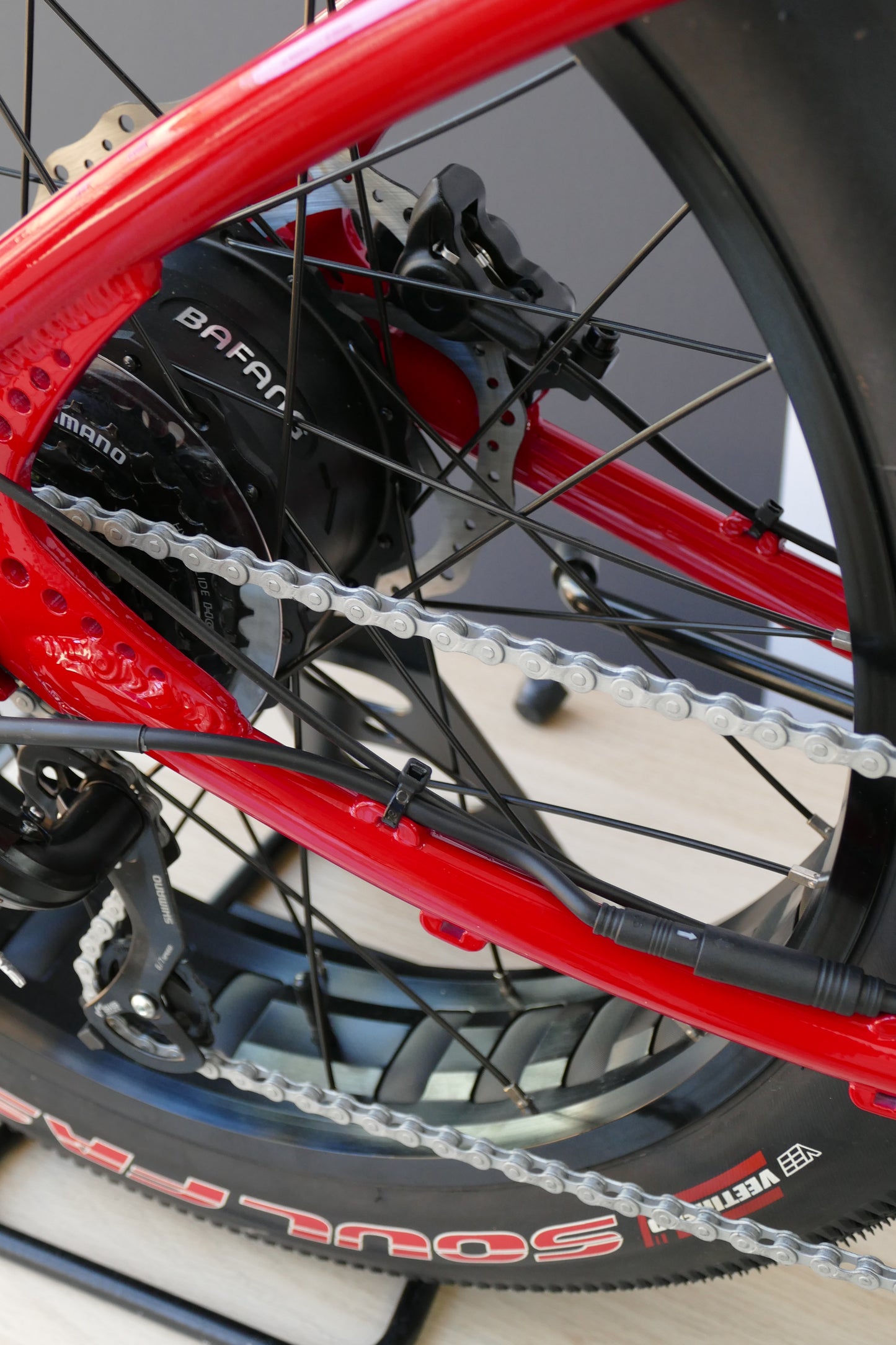 SABER Pro 24'- Man - Red & White