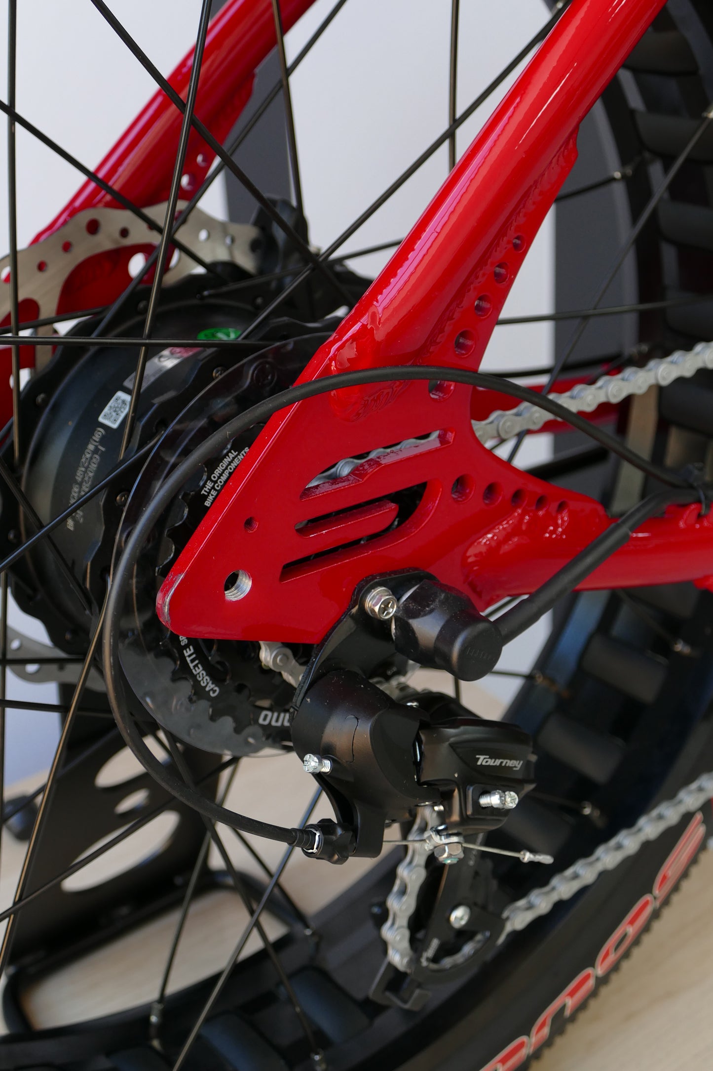 SABER Pro 24'- Man - Red & White