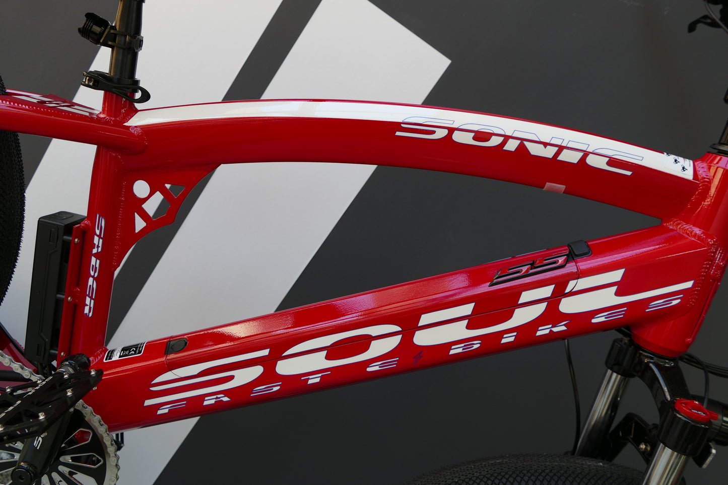 SABER Pro 24'- Man - Red & White
