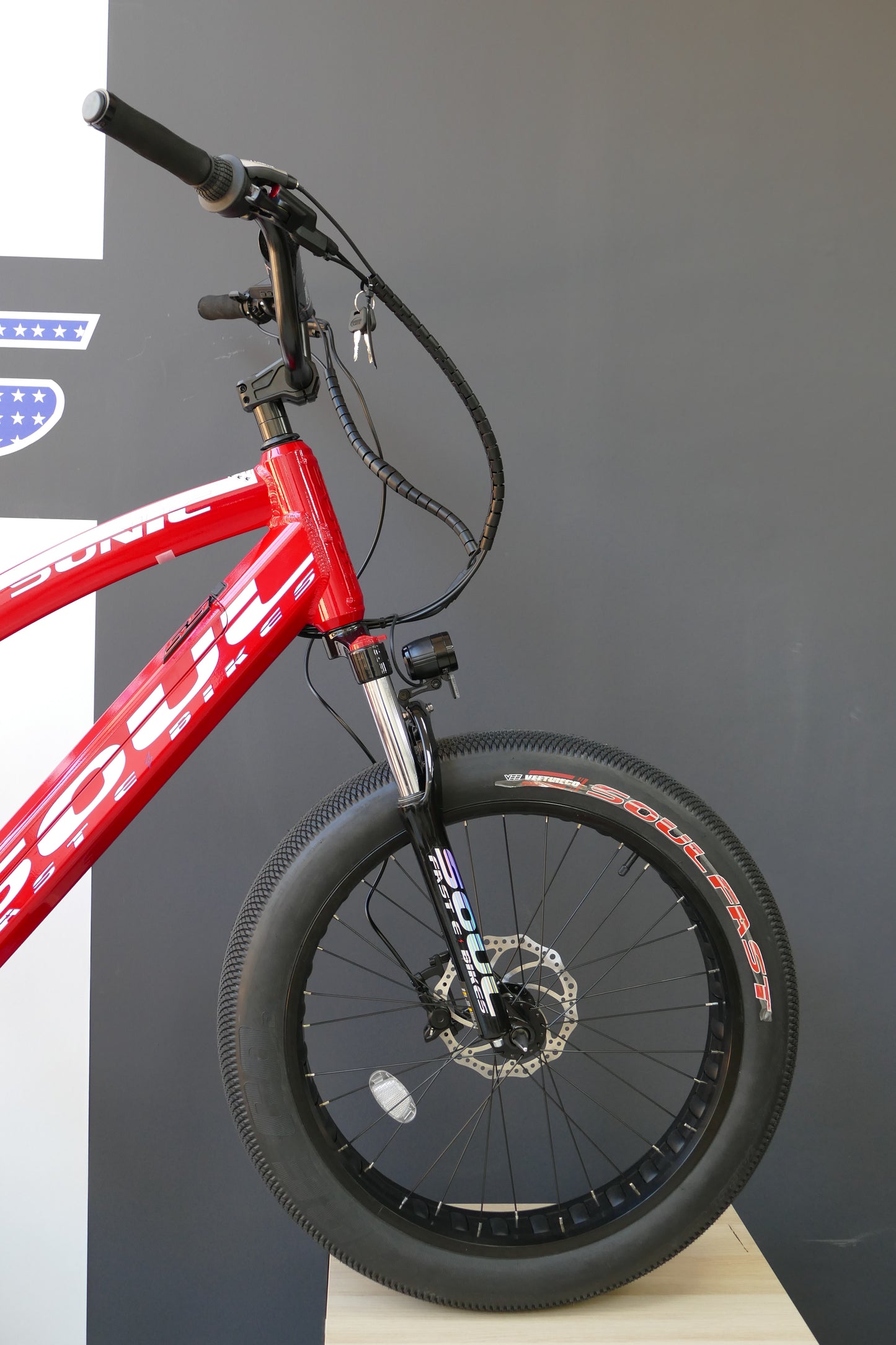 SABER Pro 24'- Man - Red & White