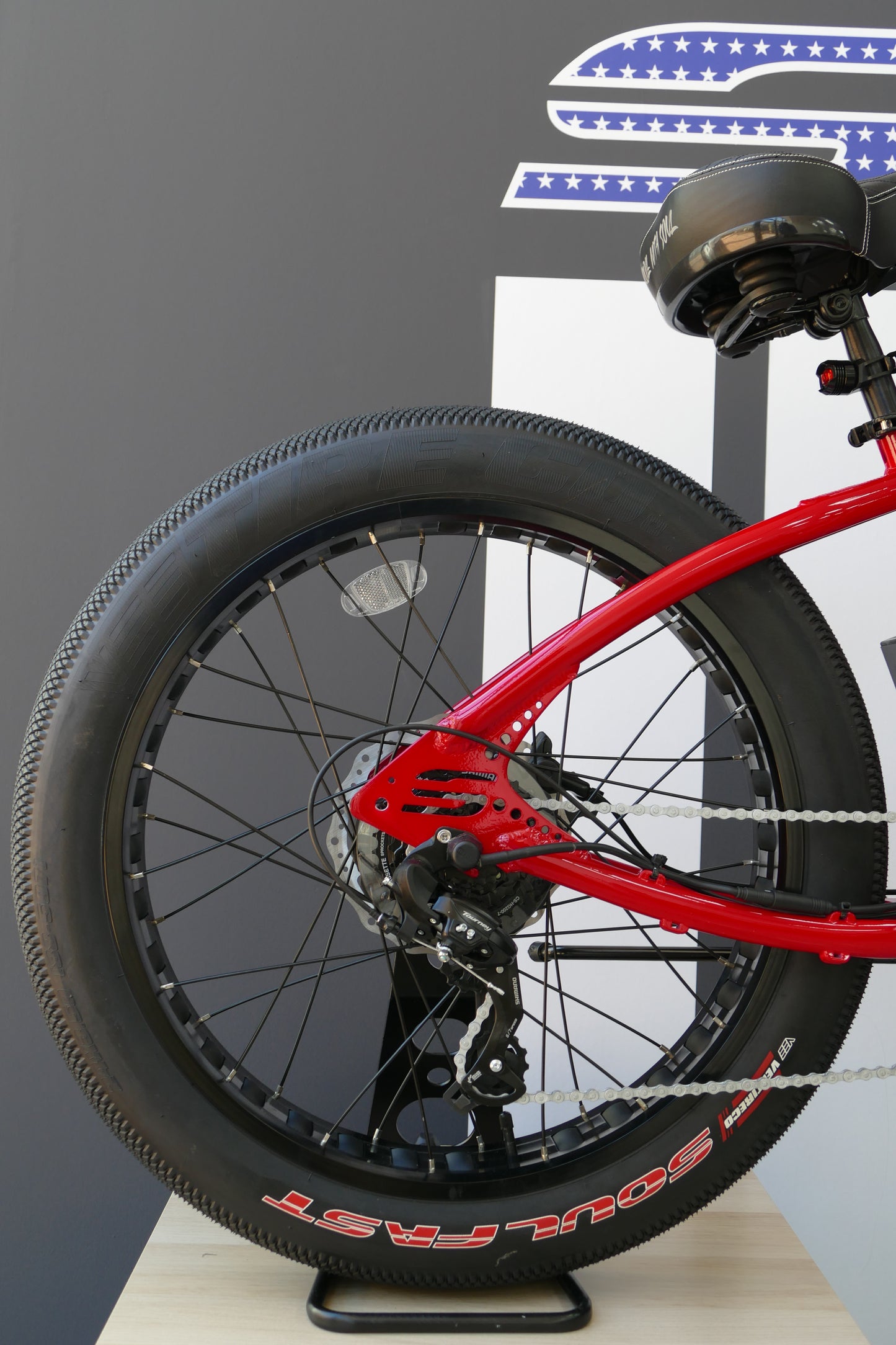 SABER Pro 24'- Man - Red & White