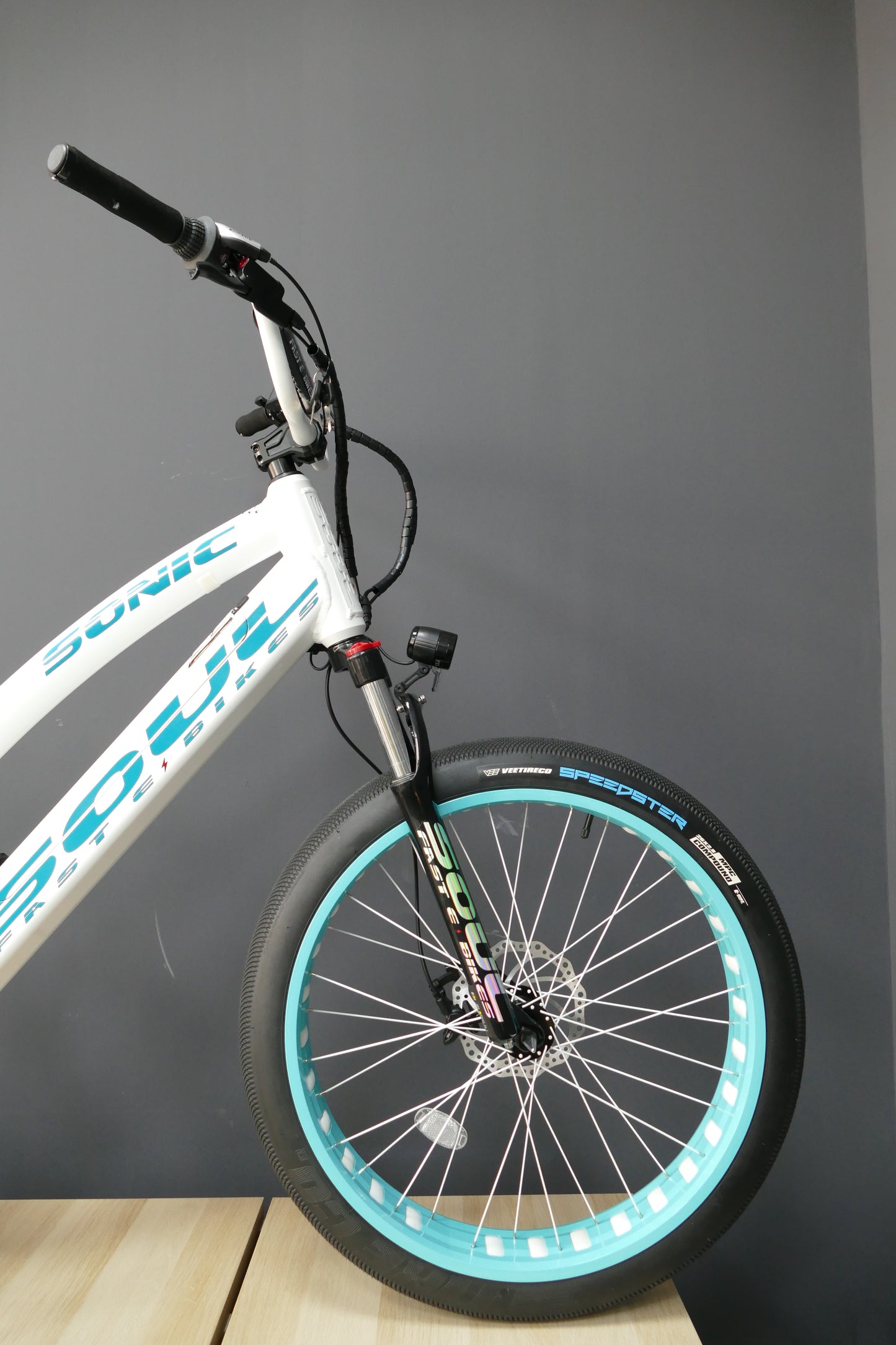SABER Pro 26'- Ladies - Shinning White