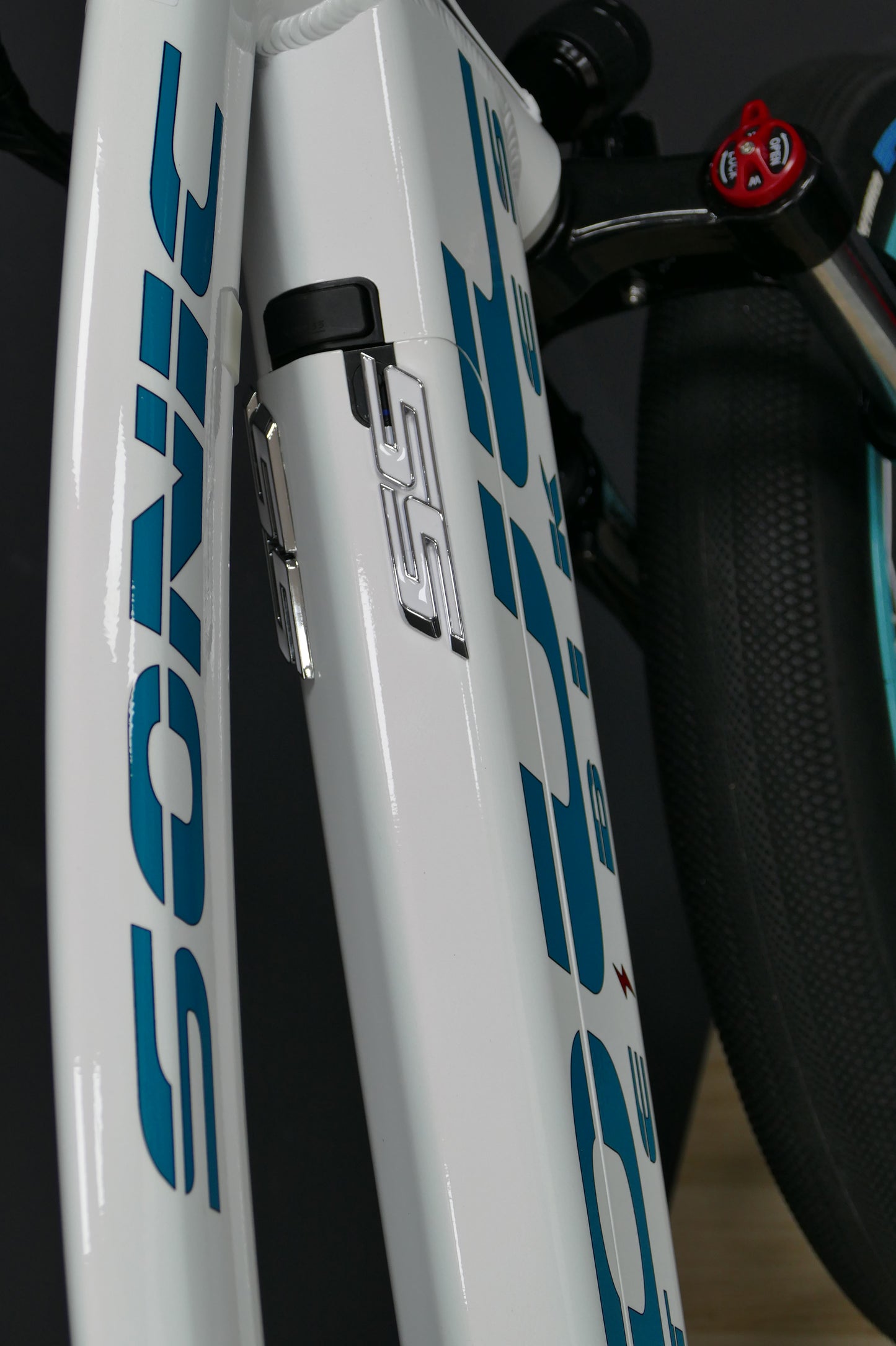 SABER Pro 26'- Ladies - Shinning White