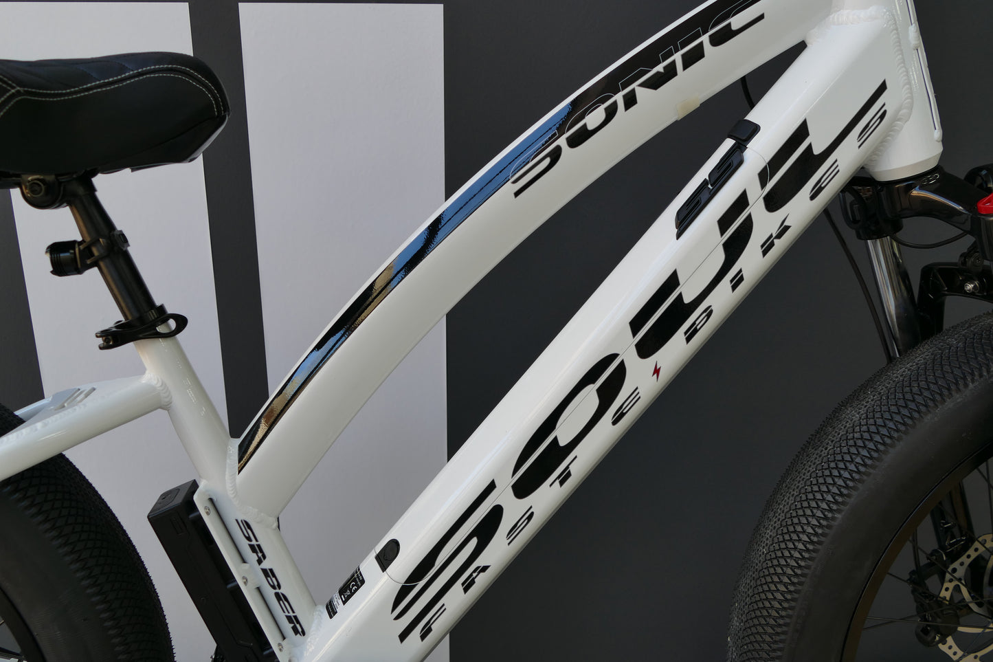 SABER Pro 24'- Ladies - Gloss White