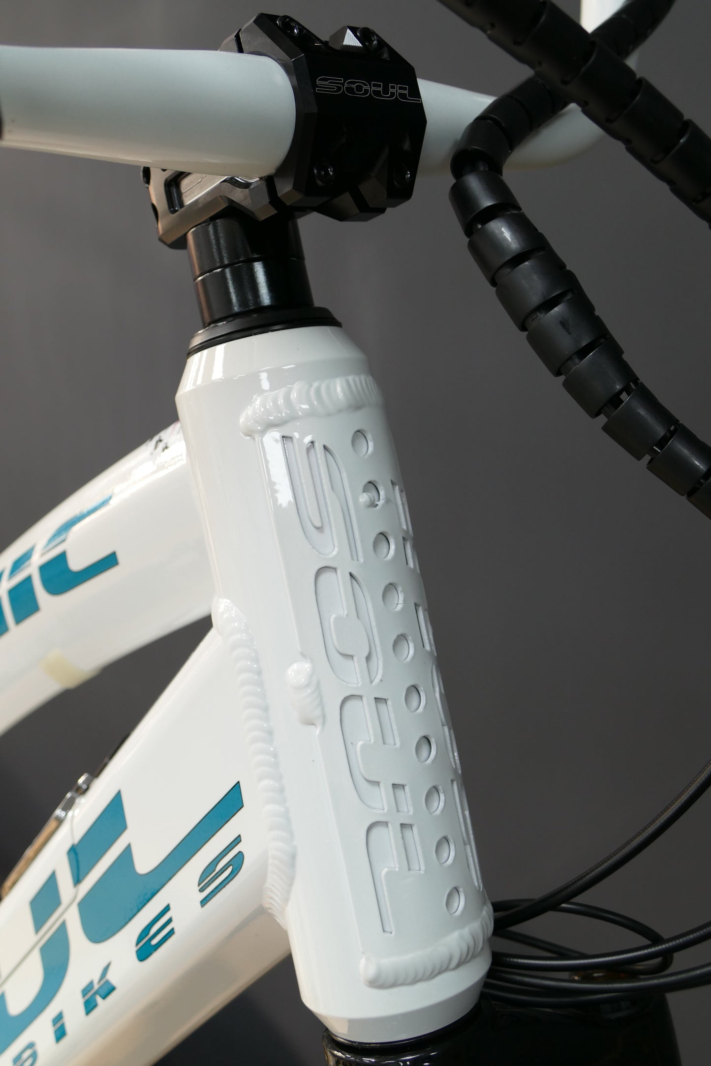 SABER Pro 24'- Ladies - Shining White